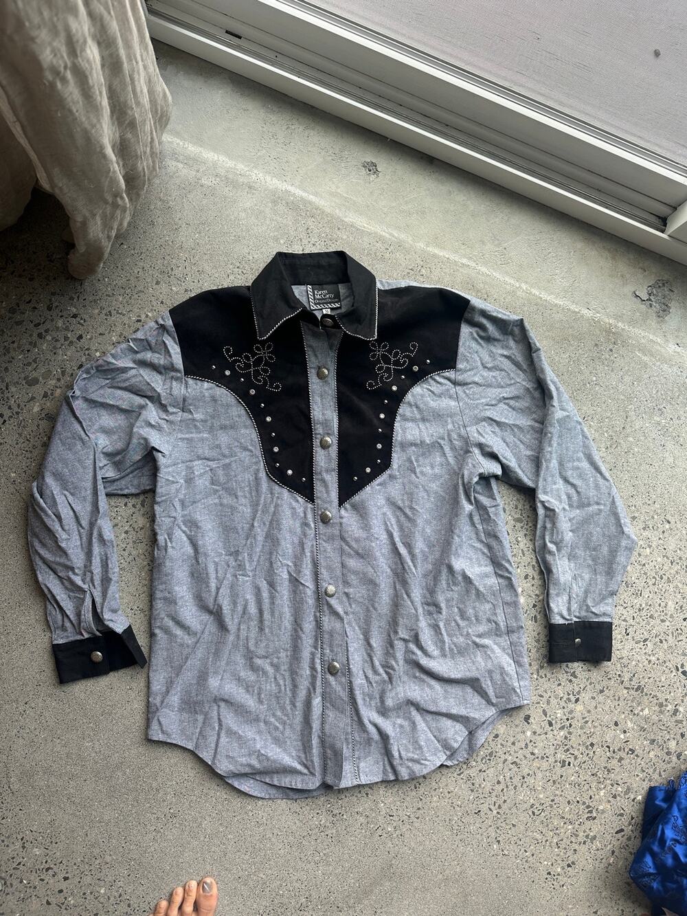 Karen McCarty M Western Shirt Gray Black Studded Rhinestone Cowboy Pearl Snap